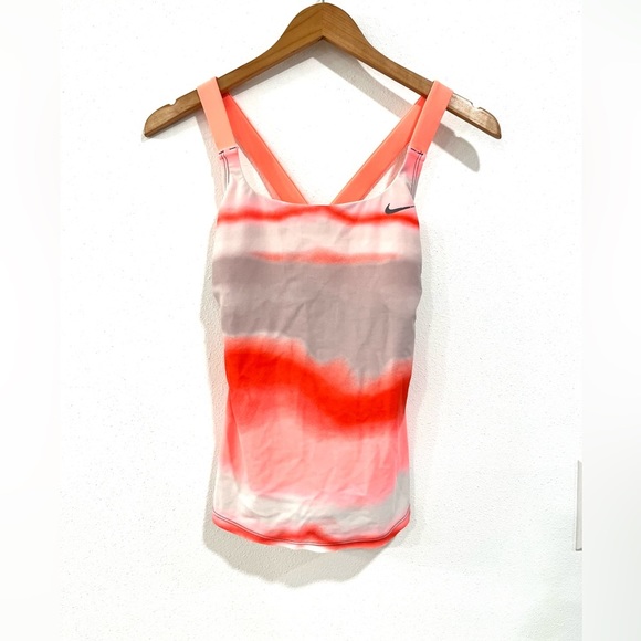 Nike Tops - NIKE pink water color workout tank size small